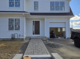 114 E Side Pkwy #114, Newton, MA 02458