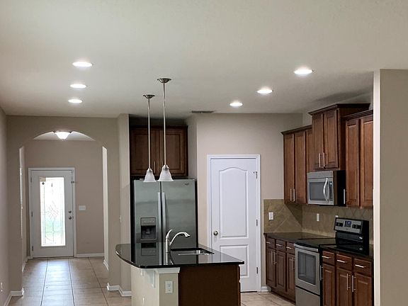 4th image of 504 Deercroft Ln