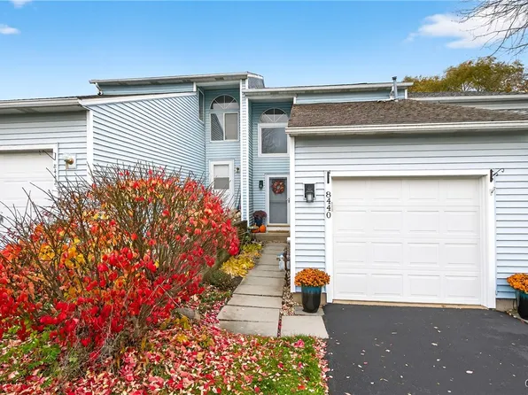8440 Fathom Dr, Baldwinsville, NY 13027
