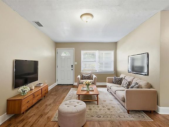 3rd image of 3521 ARCH STREET