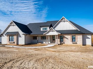 19430 251st Ave, Bettendorf, IA 52722