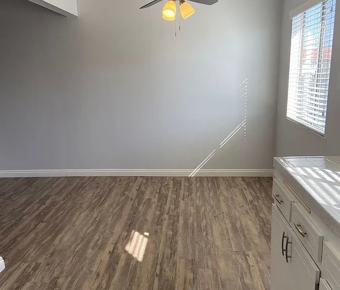 13229 Doty Ave #10 — Photo 8