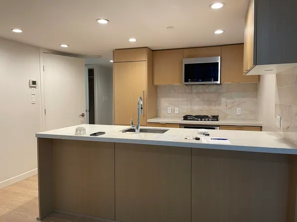 8189 Cambie St #1007, Vancouver, BC V6P 0G6