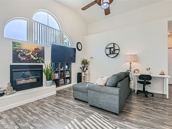 5th image of 8711 Villa Ariel Ln