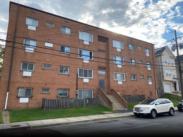 5325 Bass Pl SE #9