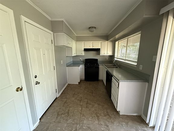3rd image of 10017 Mill Valley Ln