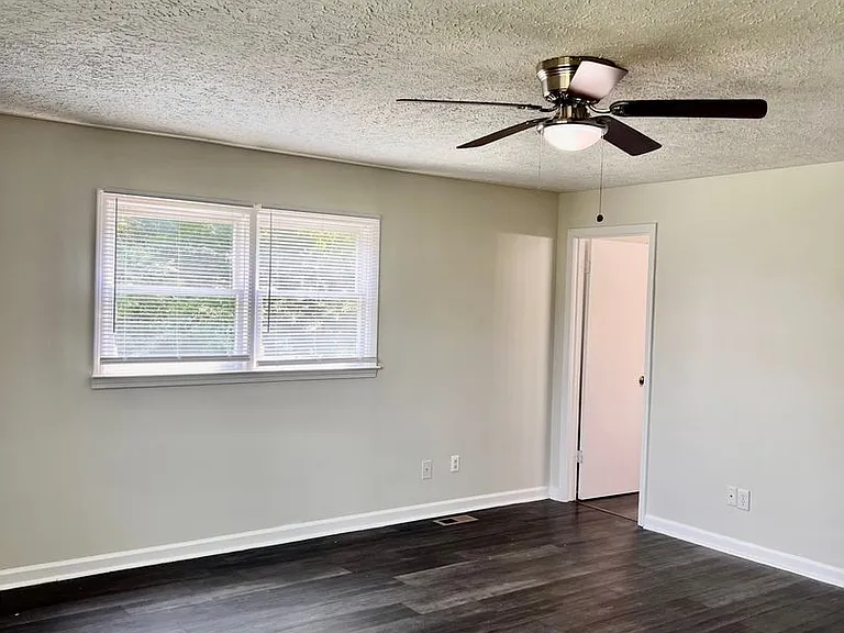 1438 Franklin St — Photo 16