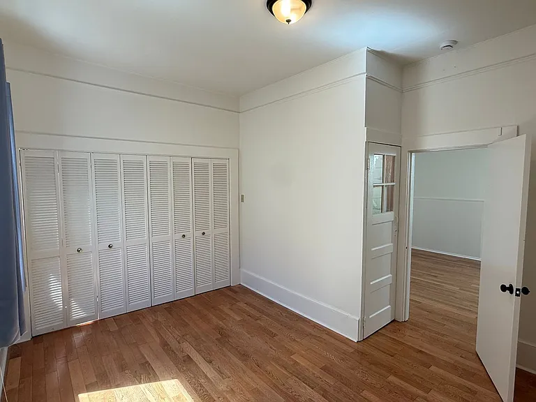 875 Huron Ave — Photo 12