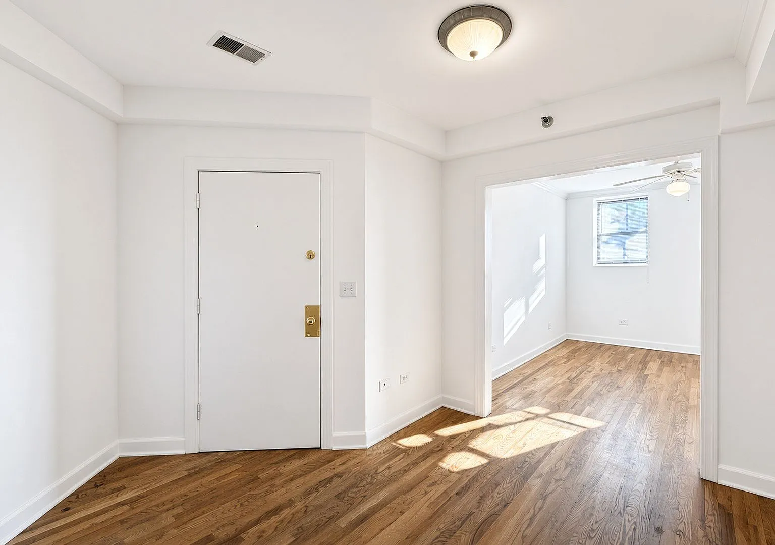 3 bed, $3,050 — Photo 2