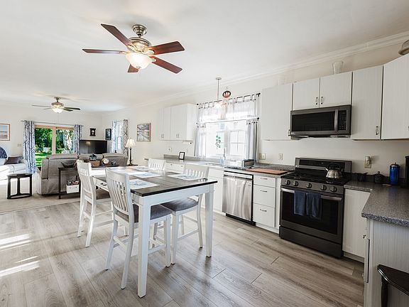 3rd image of 67 Stowell St