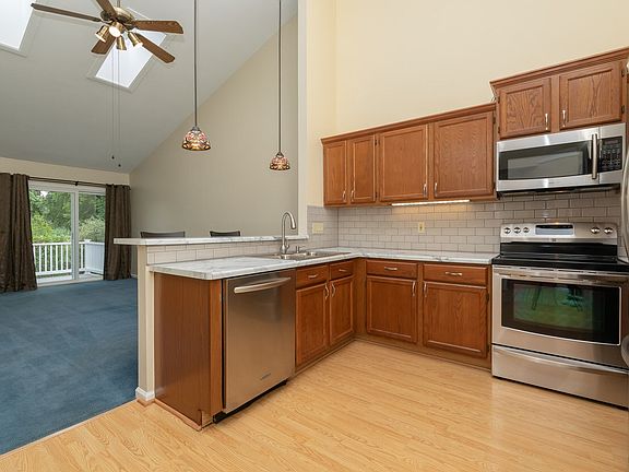 5th image of 11 Brigantine Dr