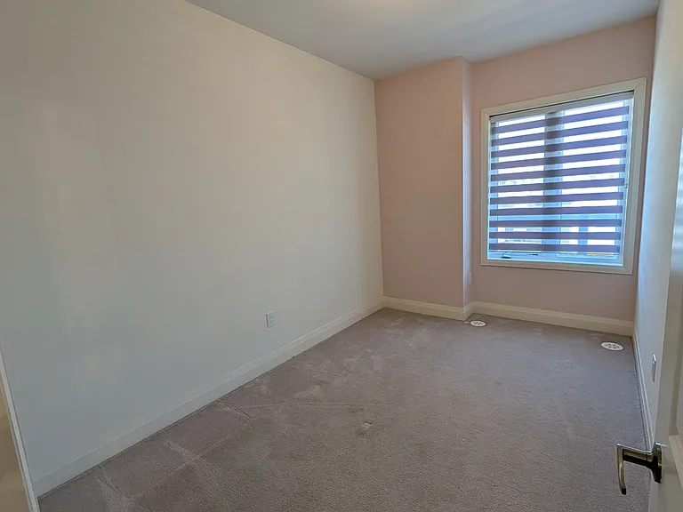 20 Clarington Blvd — Photo 17