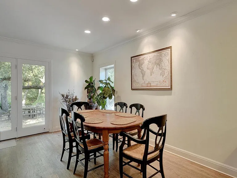 5018 Shoal Creek Blvd — Photo 11