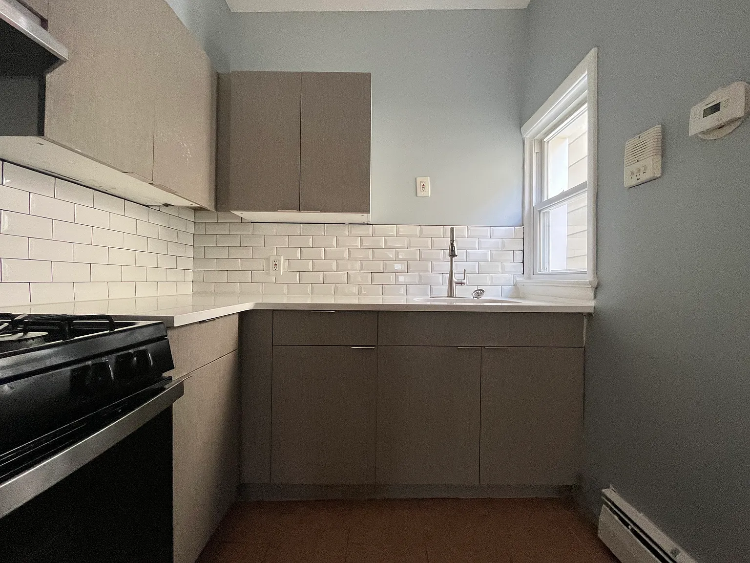 1048 Broadway — Photo 2