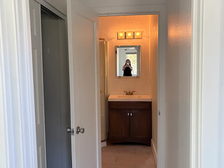 1695 Ronne Dr — Photo 6