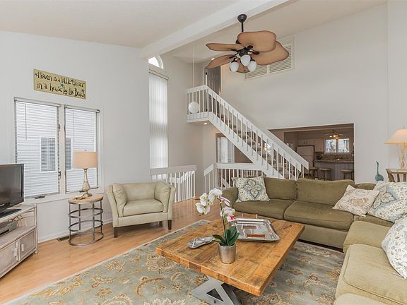 4th image of 21 63rd St #West