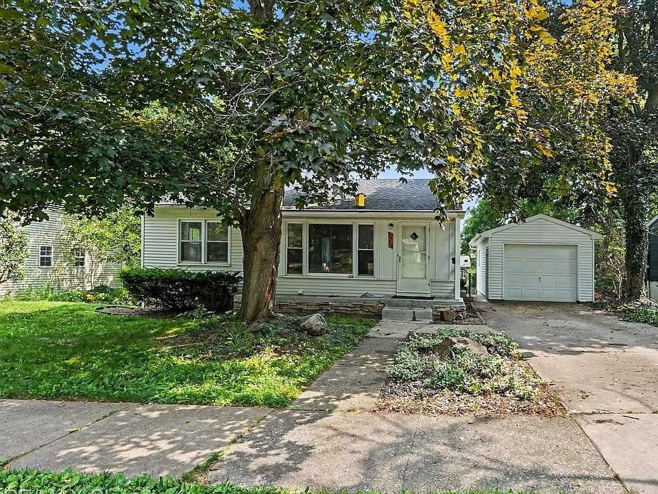 1st image of 2105 Charlton Ave