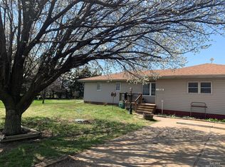 106 S B St, Salina, KS 67401