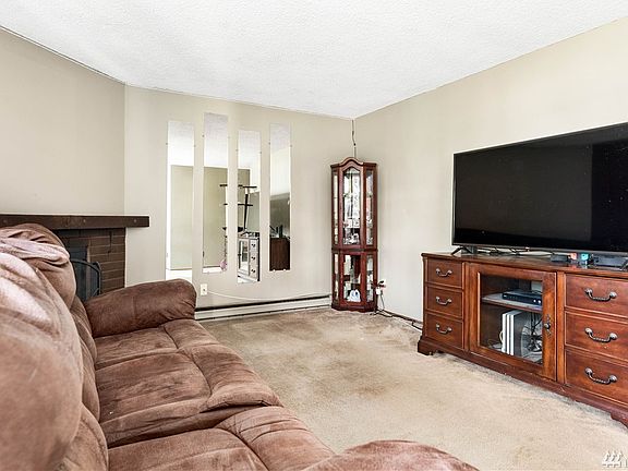 5th image of 91 SE 11th Ave APT 204