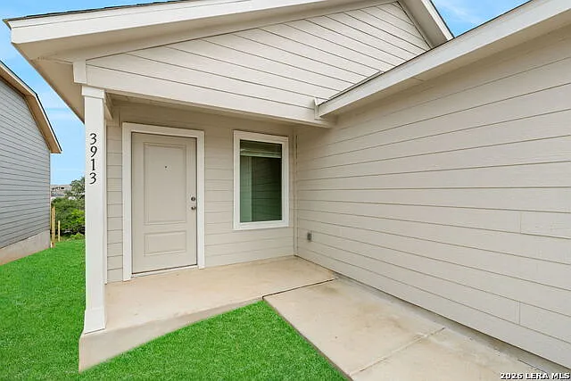 3 bed, 2.0 bath, 1402 sqft, $1,550 — Photo 3