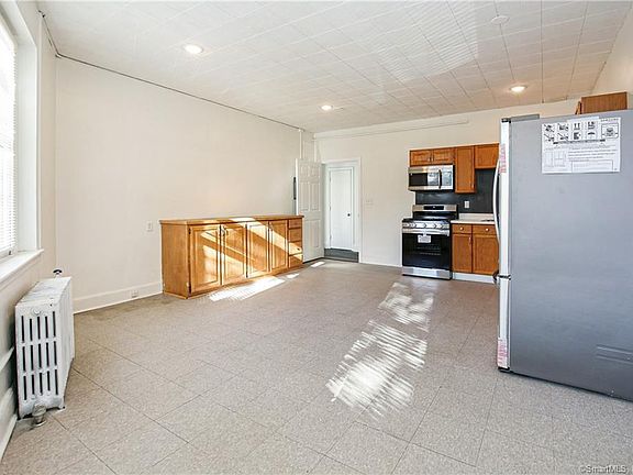 5th image of 3142 Fairfield Ave APT 6