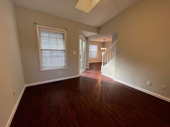 4th image of 534 Kashmir Way #1
