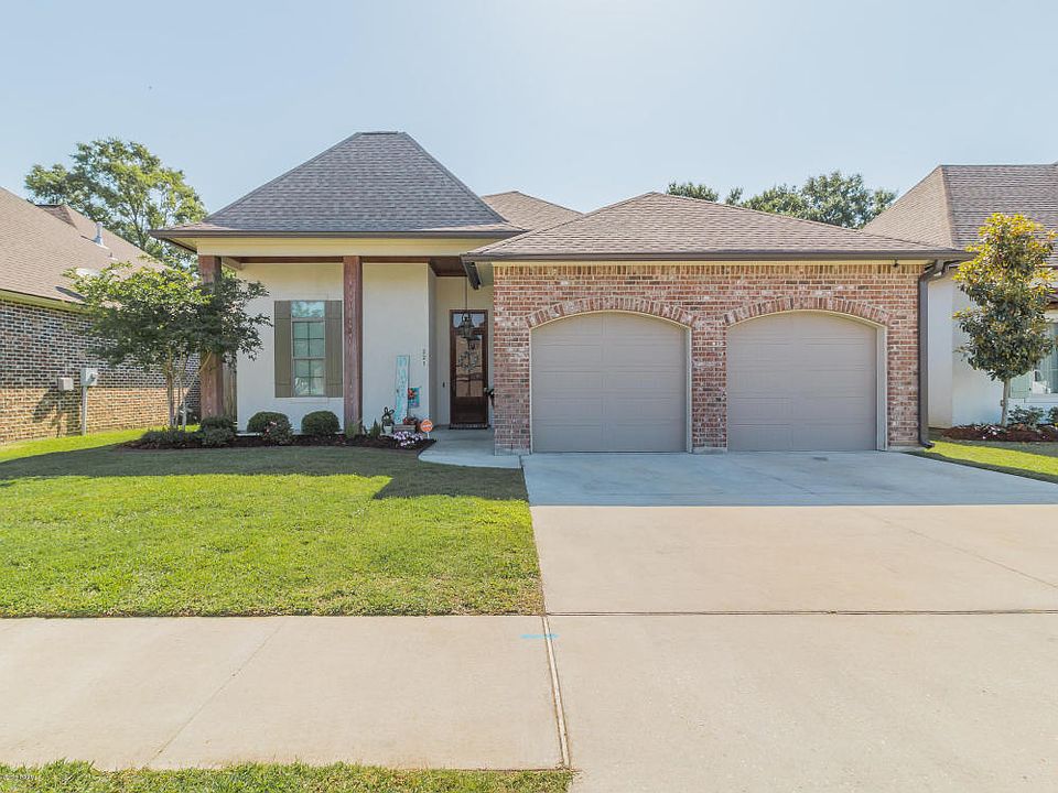 1st image of 221 Country Park Dr