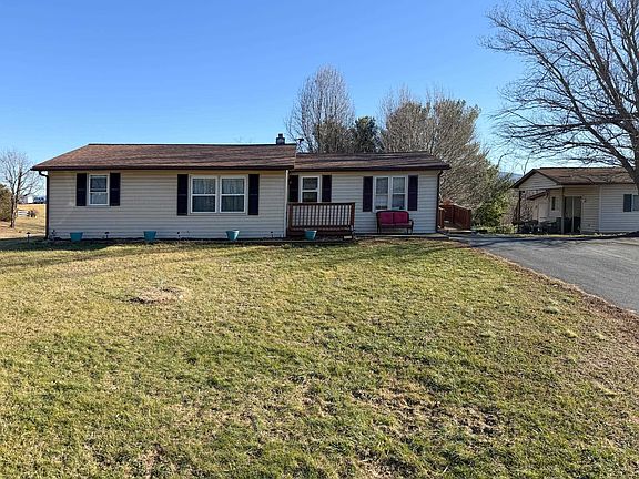 4th image of 13 Indian Ridge Rd