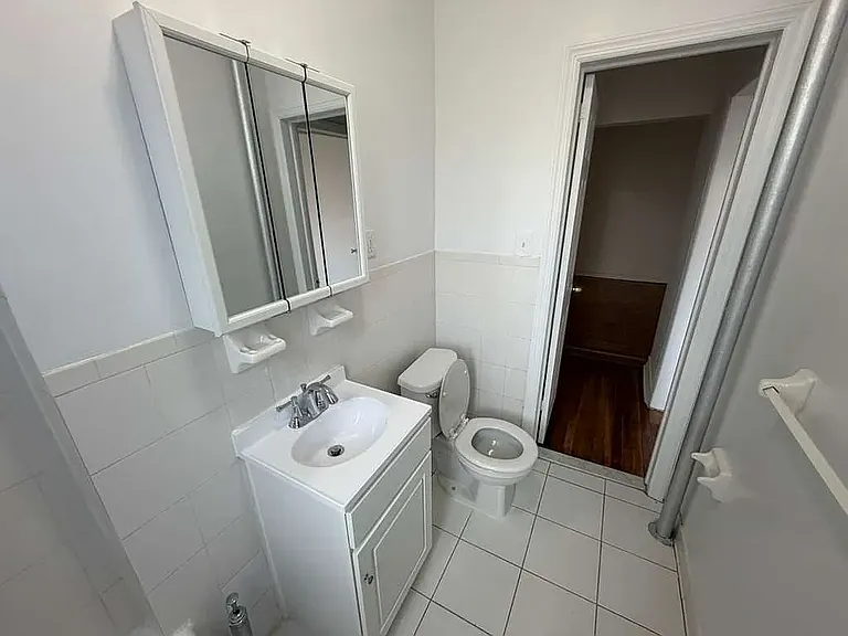 1543 Townsend Ave #4B — Photo 8