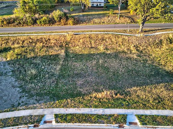 5th image of 680 Clear Pond Way