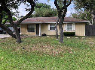 206 Myrtle Ln, Rockport, TX 78382