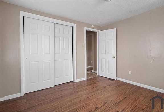 3rd image of 9708 Winkler Dr