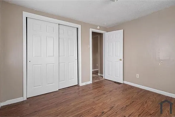 9708 Winkler Dr — Photo 3