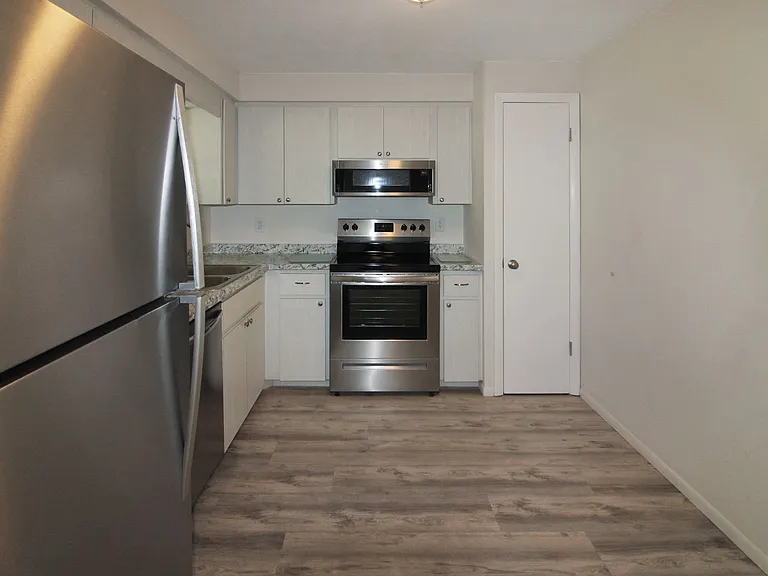 253 Alsace Ave — Photo 6