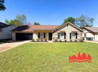 6786 Greenbark Dr, Memphis, TN 38115