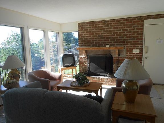 3rd image of 28 Doe Highlands Dr #109