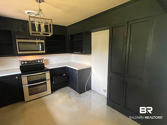 5th image of 703 Bellangee St