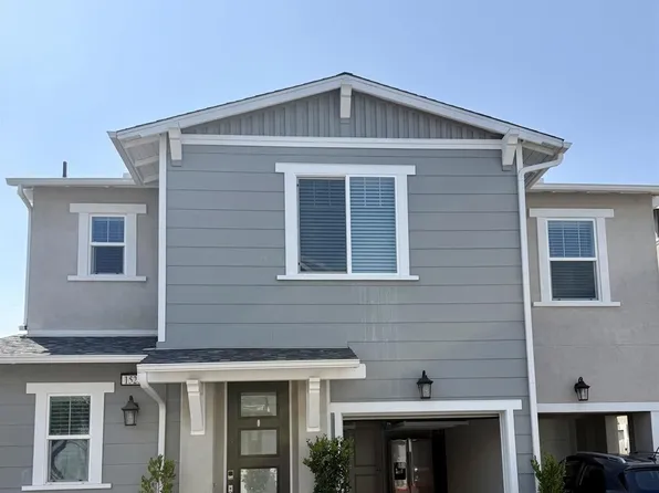 1528 Wingwood Ln, Vista, CA 92083