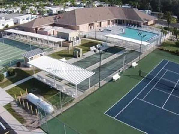 146 Caravan Cir, North Fort Myers, FL 33903