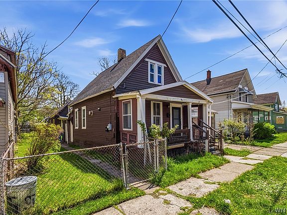 3rd image of 67 Halbert St