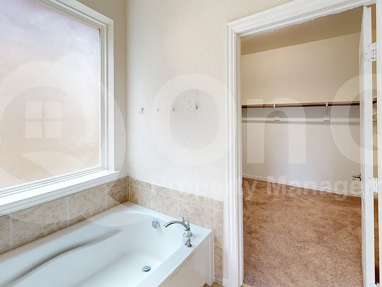 211 Copper Canyon Dr — Photo 22