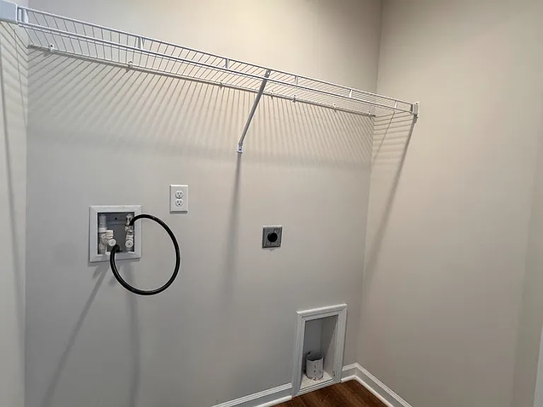 320 Alameda Ln — Photo 15