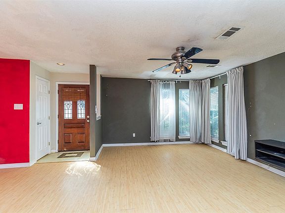 4th image of 5942 Arncliffe Dr