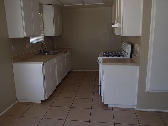 2nd image of 555 Sioux Dr APT C