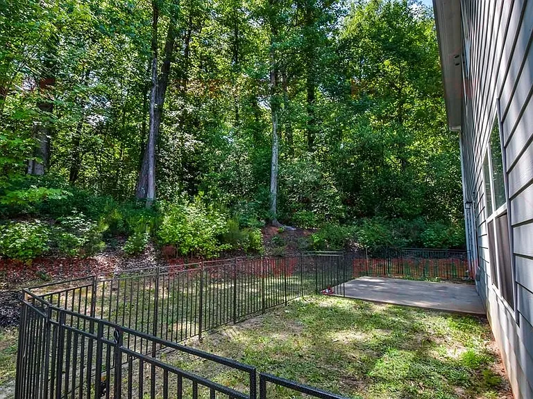 2099 Easterwood Ter — Photo 30