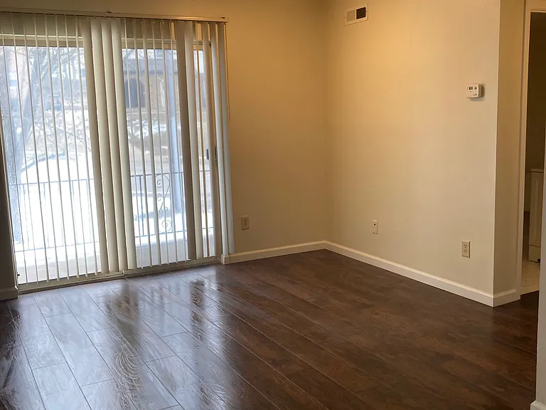 6255 Beechmont Ave #11 — Photo 4