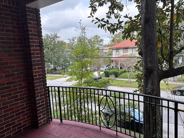 1 bed, 700 sqft, $1,200 — Photo 4