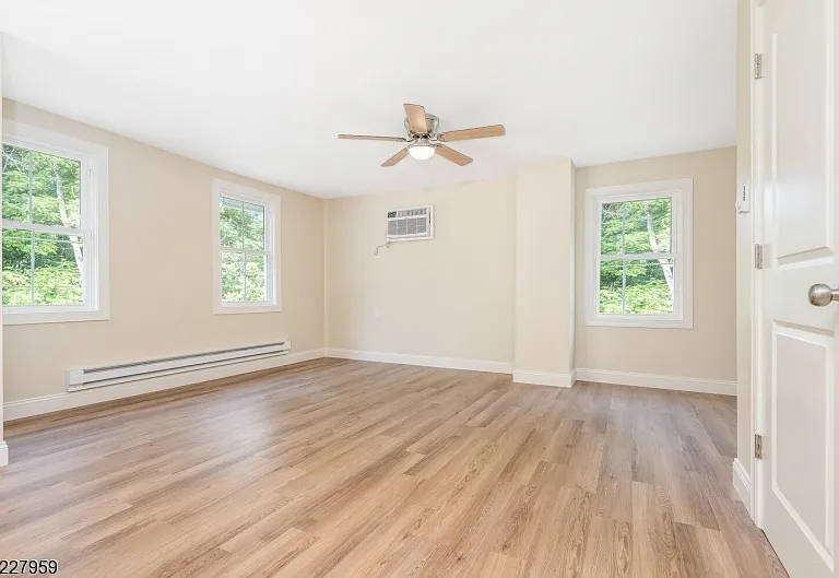 13 Maple St #15A — Photo 11