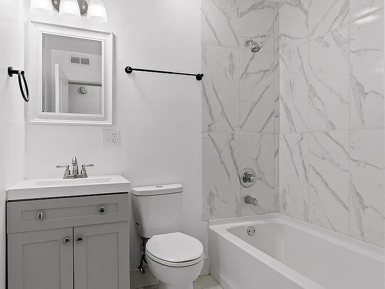 200 S Aster Ave #C — Photo 12