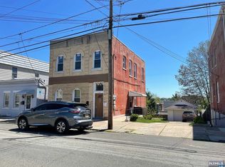 194 Farnham Ave, Lodi, NJ 07644